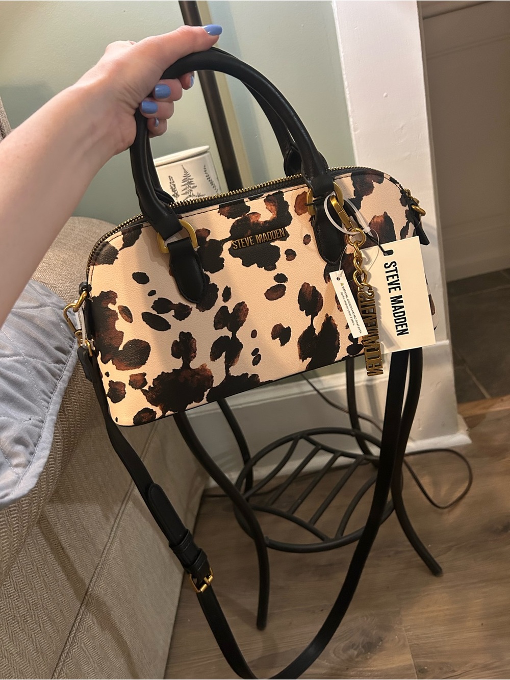 Steve Madden Black & Tan Cow Print Dome Crossbody Satchel - Picture 5 of 7